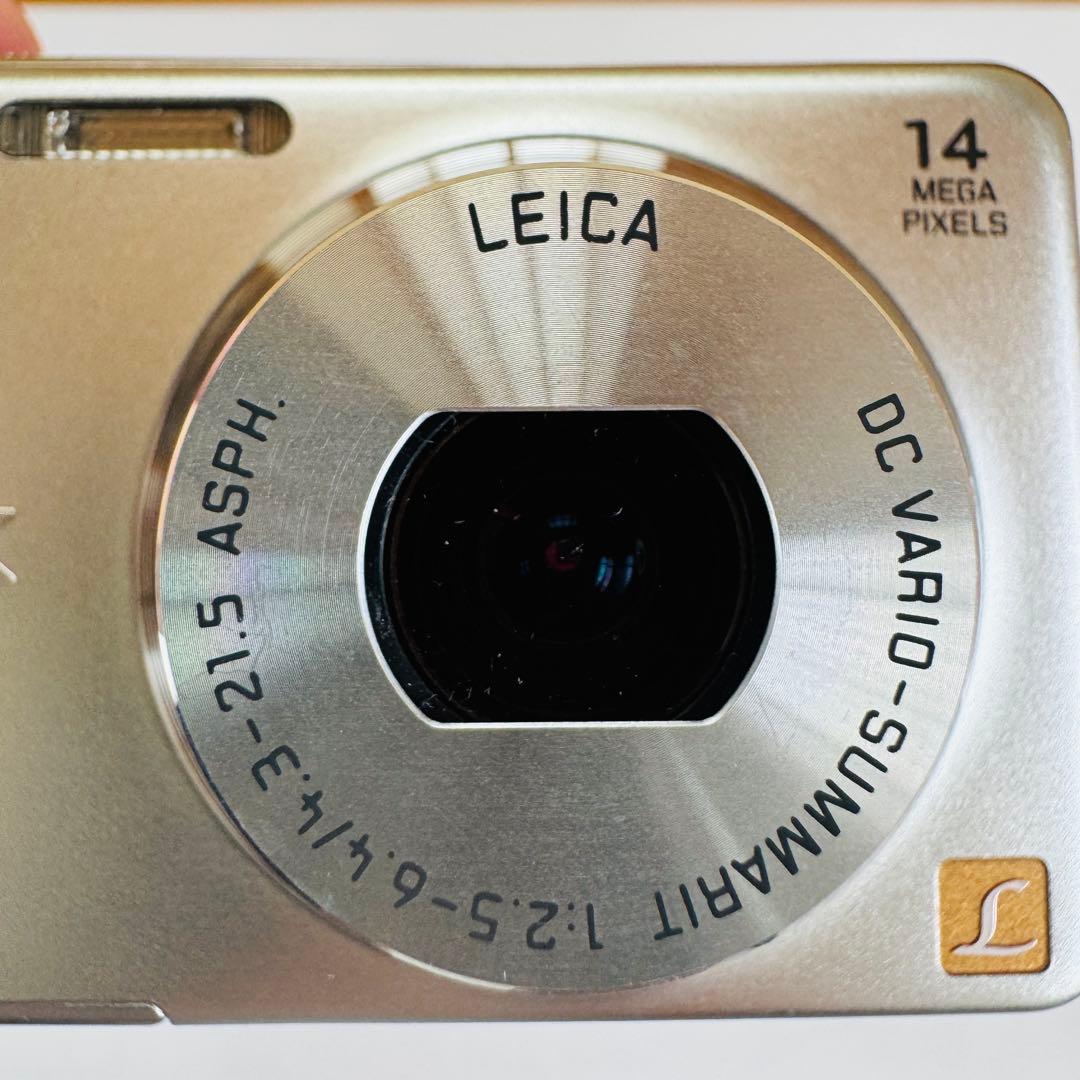 【いぬ】Panasonic パナソニックLUMIX DMC-FH6 シルバ