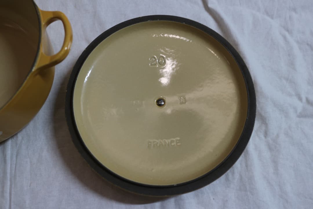 ル・クルーゼ ココットロンド 両手鍋 20cm イエロー