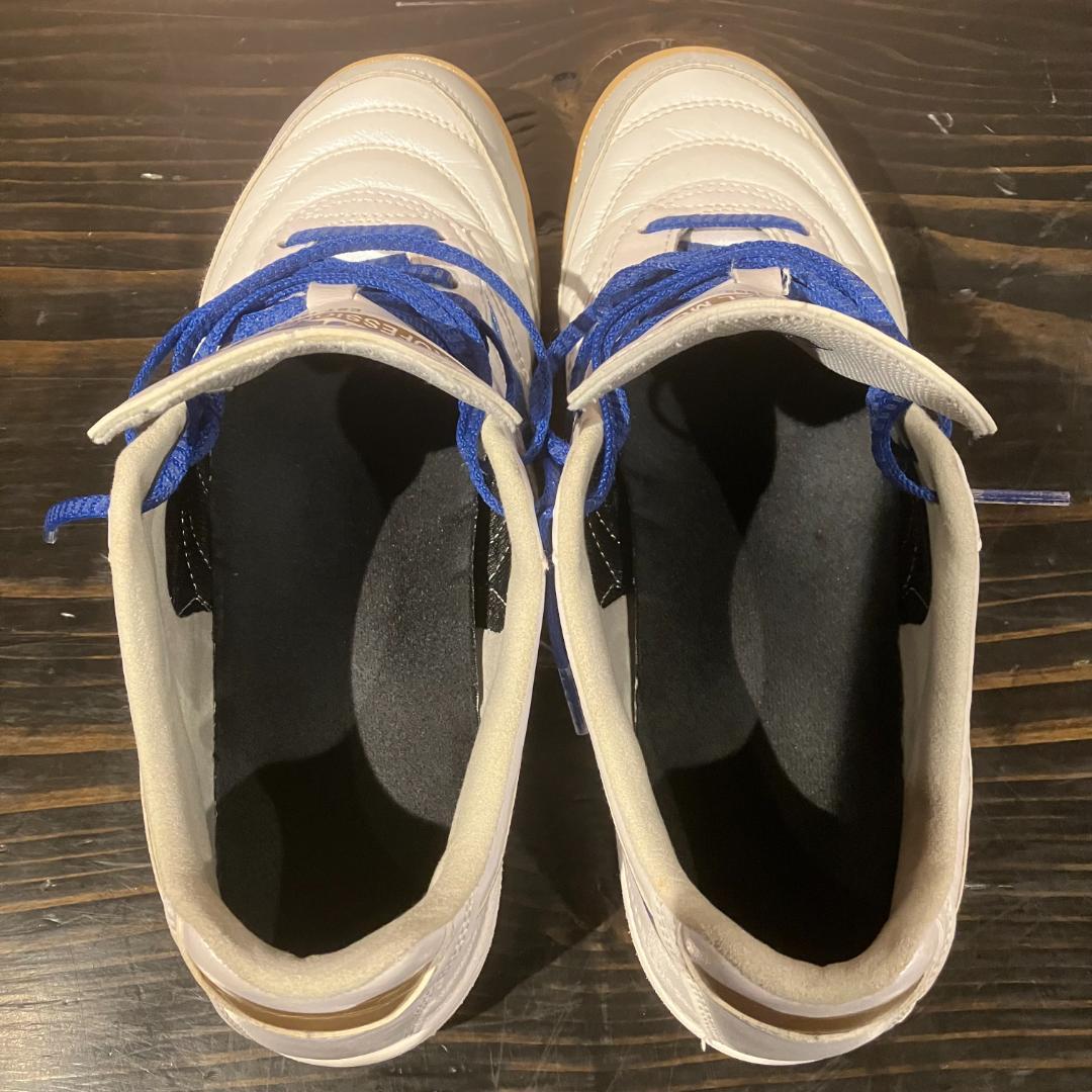 MIZUNO　フットサルシューズ　MORELIA　白/水色/ゴールド　26.5