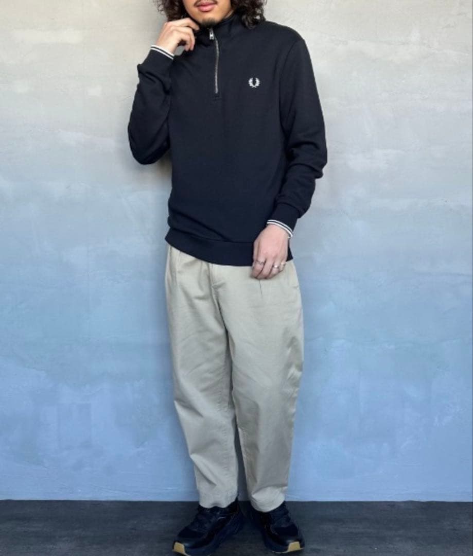 【即出荷可】FRED PERRY/ワンポイントロゴ刺繍 ハーフジップスウェット