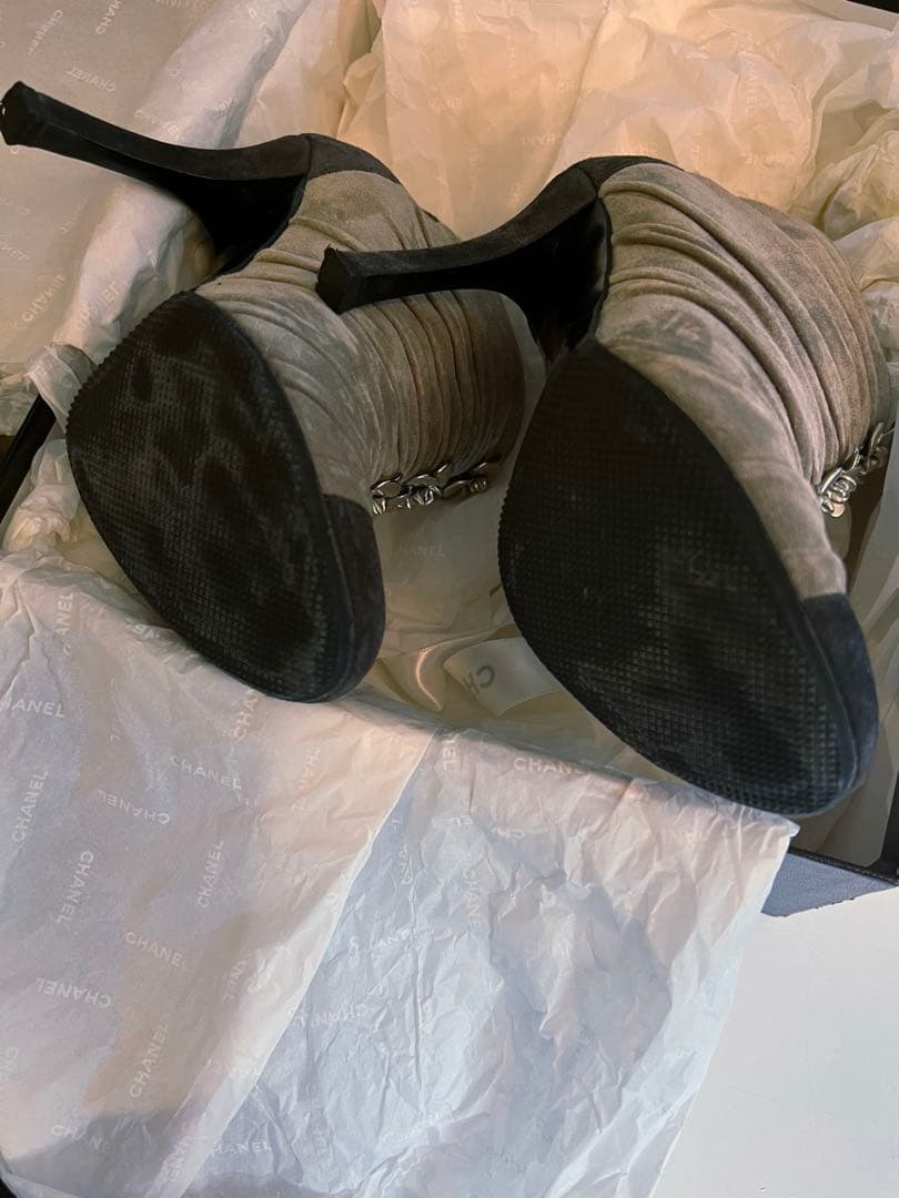 ★ CHANEL シャネル　グレー ラッフルブーティ★美品★