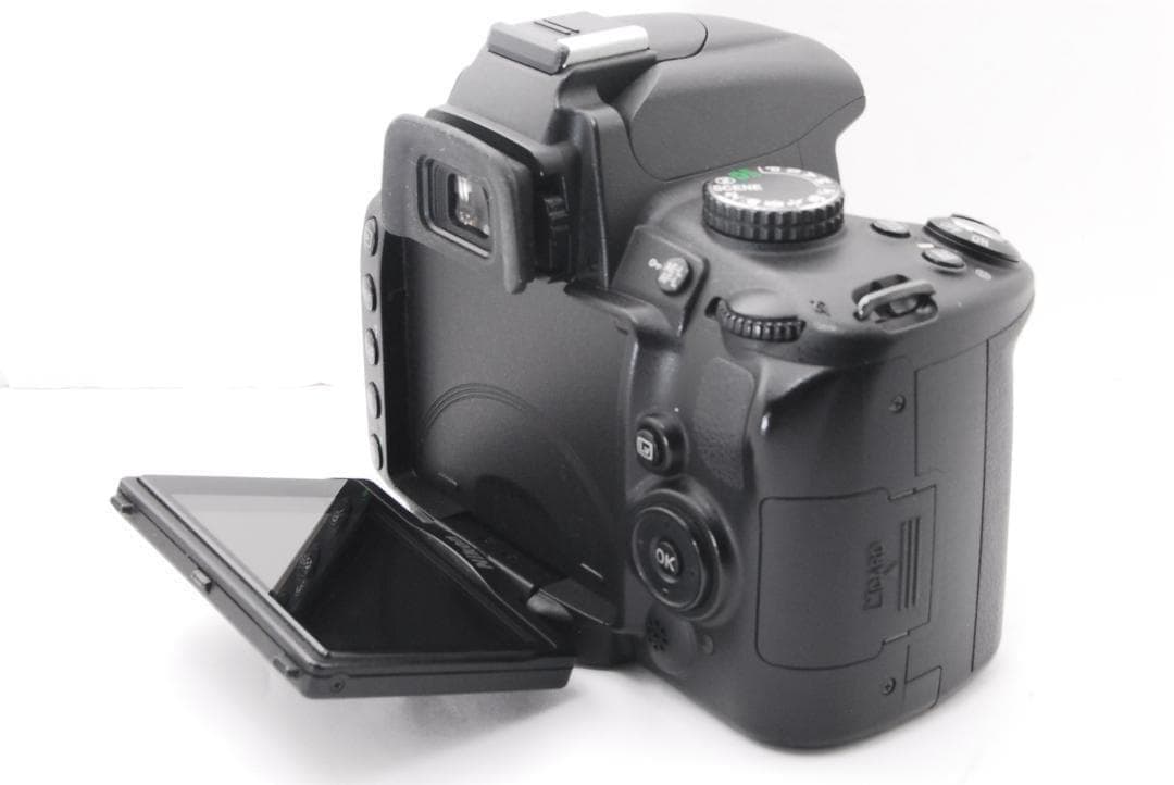 シャッター新品級 Nikon D5000 簡単操作！画面反転で自撮り撮影♪