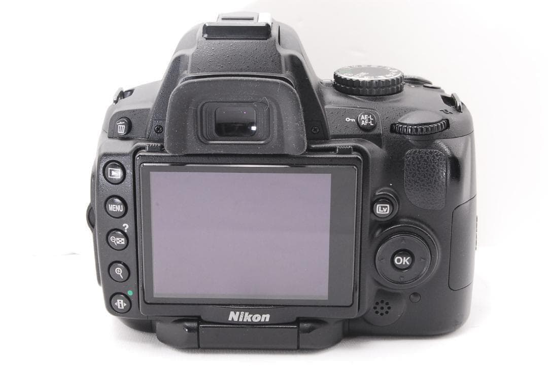 シャッター新品級 Nikon D5000 簡単操作！画面反転で自撮り撮影♪