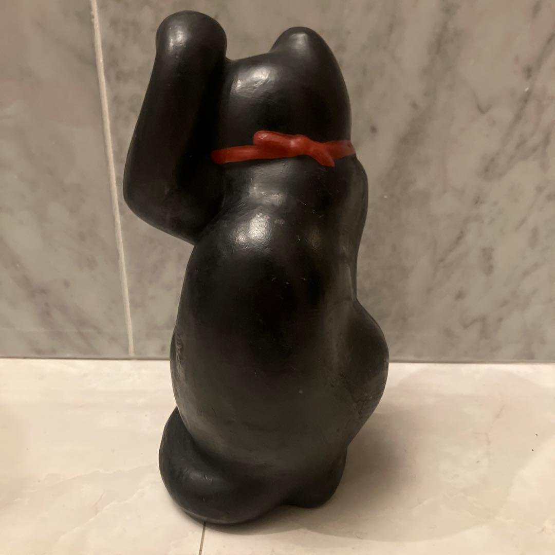 ビンテージ　ウインクをするユニークでキュートな招き猫ちゃん