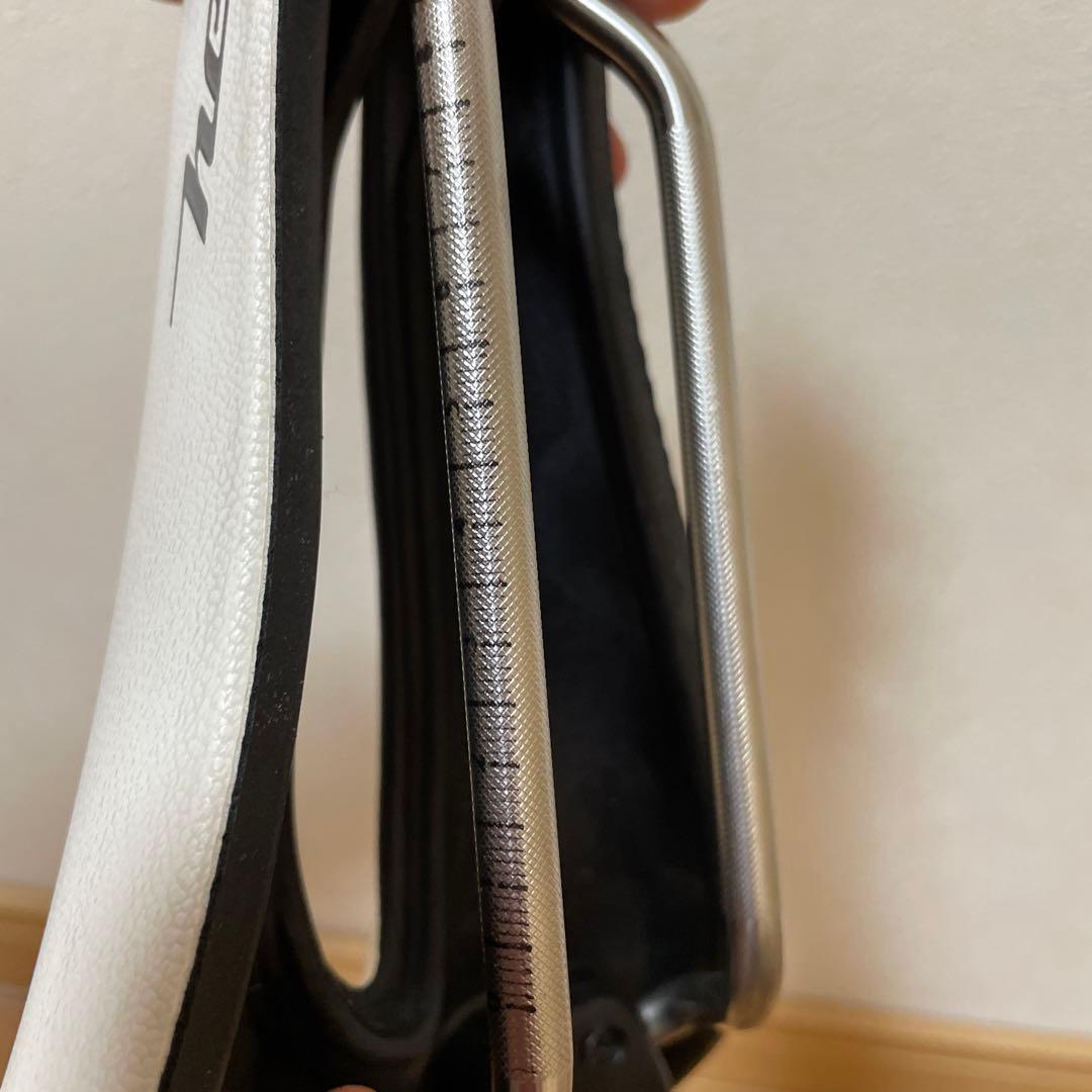 Selle SMP Hells ホワイトサドル E-Bike対応