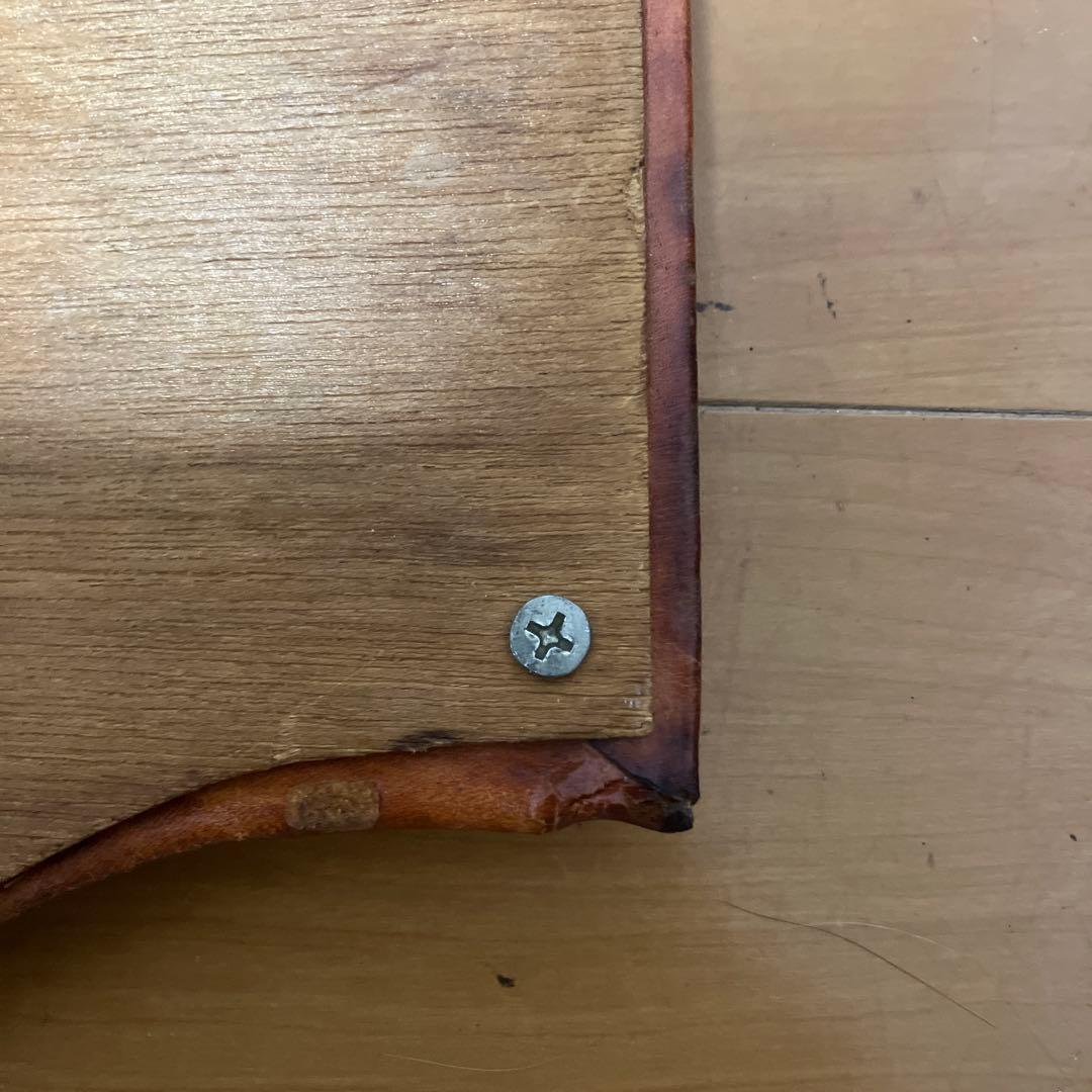 壁掛け鏡　革　カービング