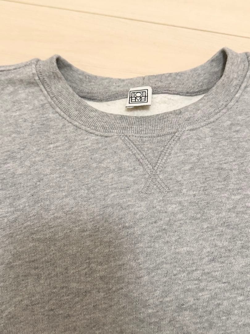 Toteme グレー クルーネック スウェット