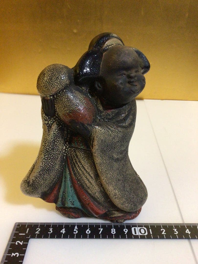 陶器 可愛い着物の置物 サインあり　値段交渉受付ます…