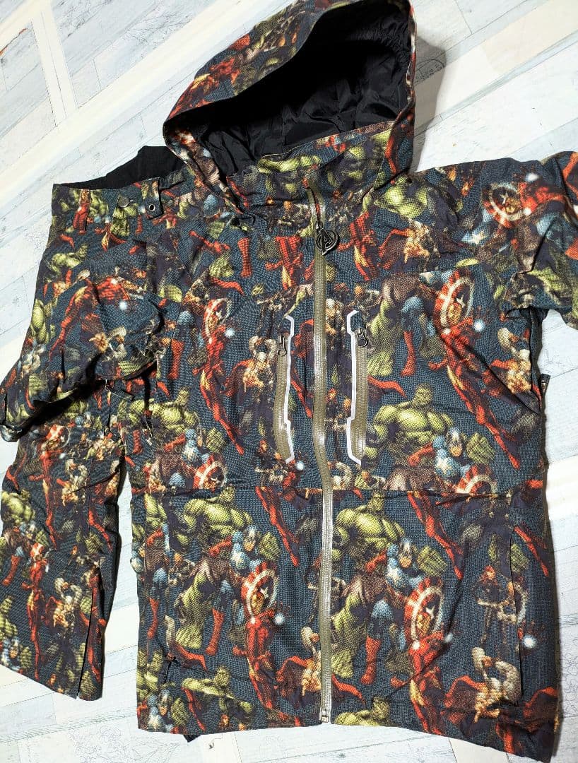 BURTON×MARVELコラボ スノーボードスノボースキーウェア　サイズ130