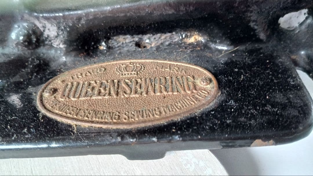 お値下げ　Queen 手回しアンティーク　ミシン