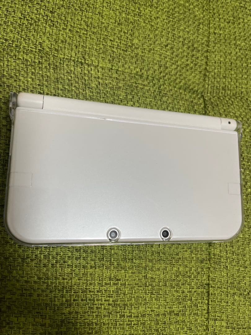 Newニンテンドー3DSLL パールホワイトと、透明外観保護カバー付き
