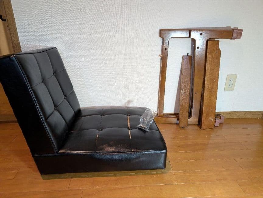 《送料込》カリモク Kチェア 右 スタンダードブラック 1シーター ソファ椅子