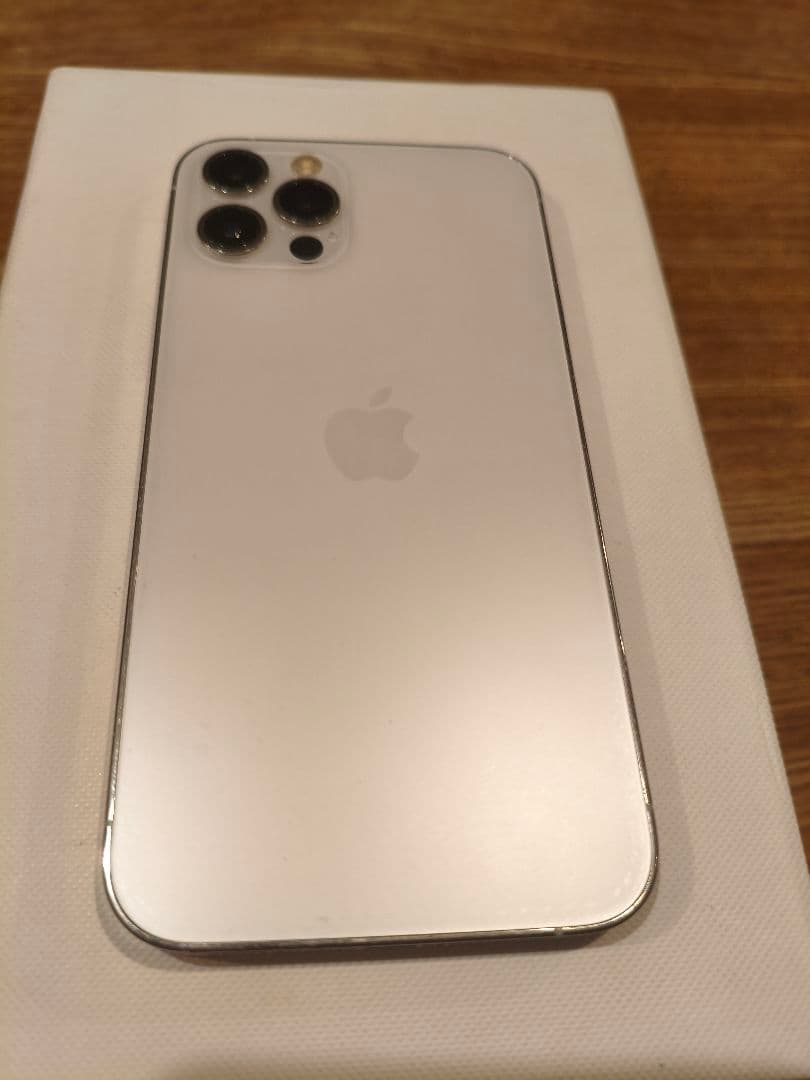 Apple iPhone 12 Pro 256G ホワイト　シムフリー