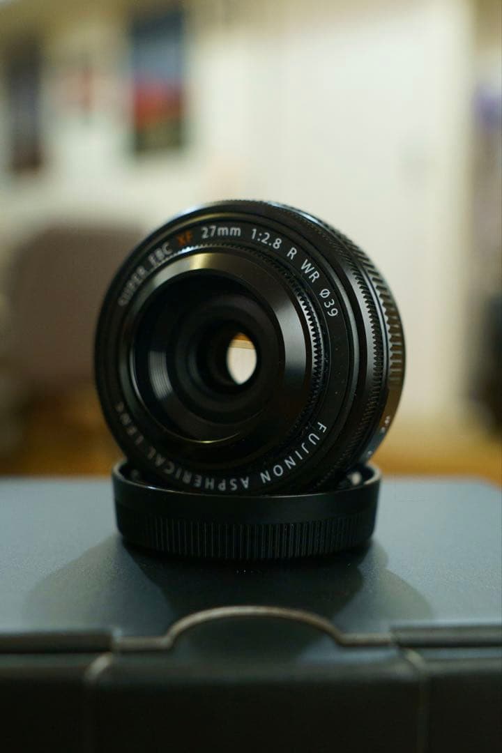 希少美品　FUJINON XF27mm F2.8R WR レンズフードおまけ付き