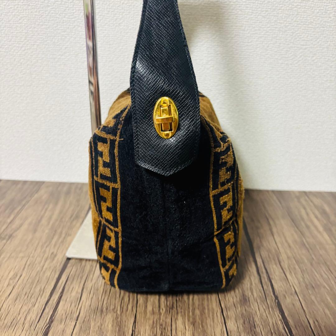 希少◎ FENDI フェンディ ワンショルダーバッグ タオル生地 ターンロック