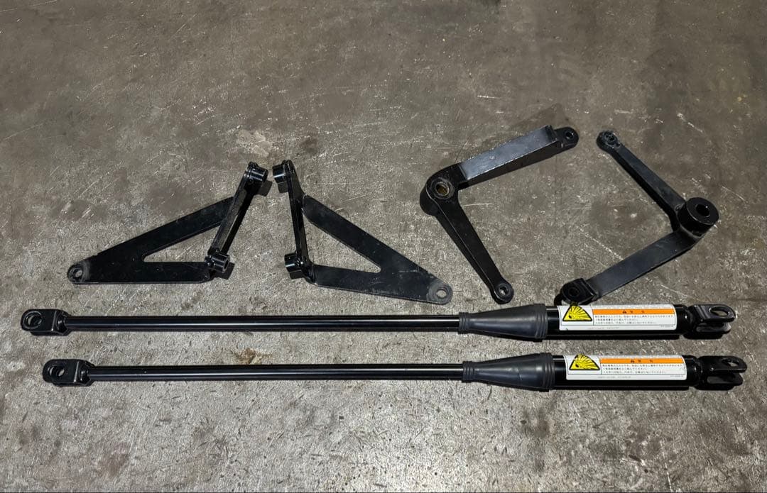 60プリウス（MXWH）TRDGRパフォーマンスダンパー MS303-47004