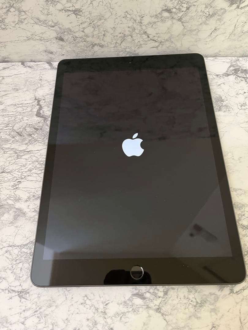 iPad 第8世代128GB Wi-Fiモデル　スペースグレー