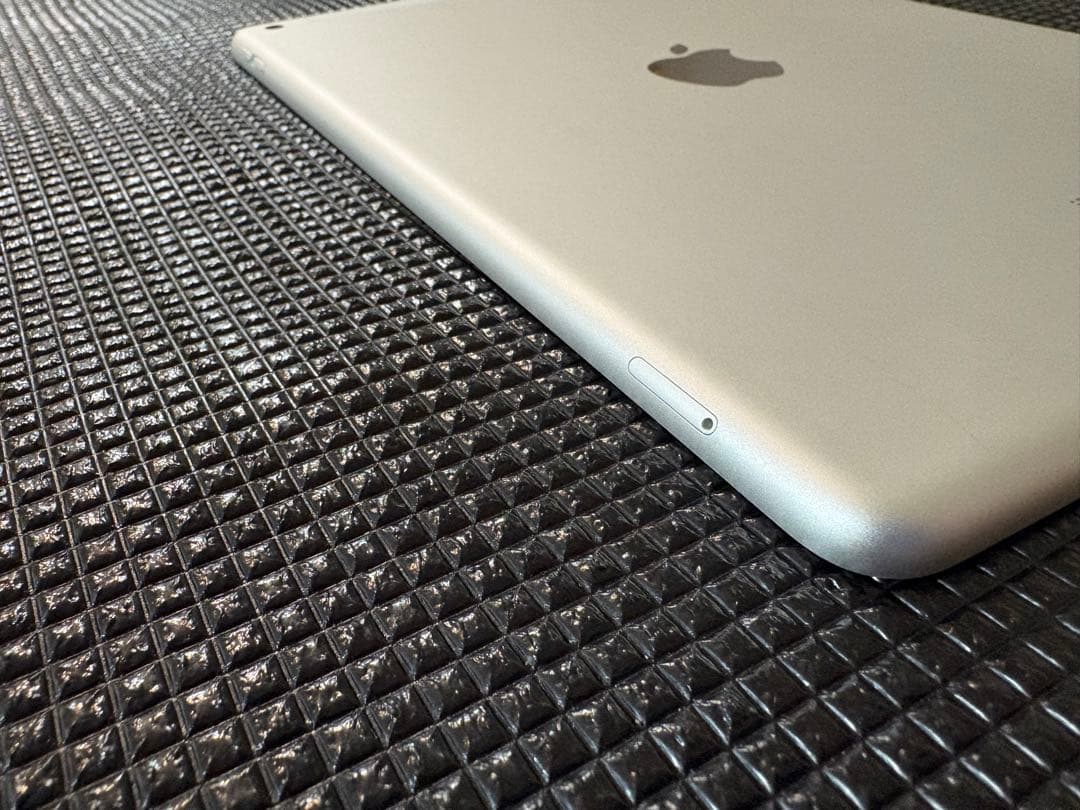 iPad 第9世代 SIMフリー 64GB バッテリー最大容量99.9%