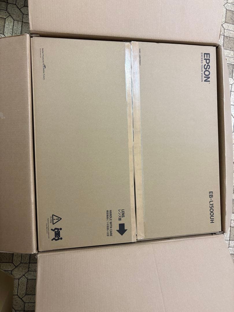 EPSON EB-L1500UH プロジェクター本体