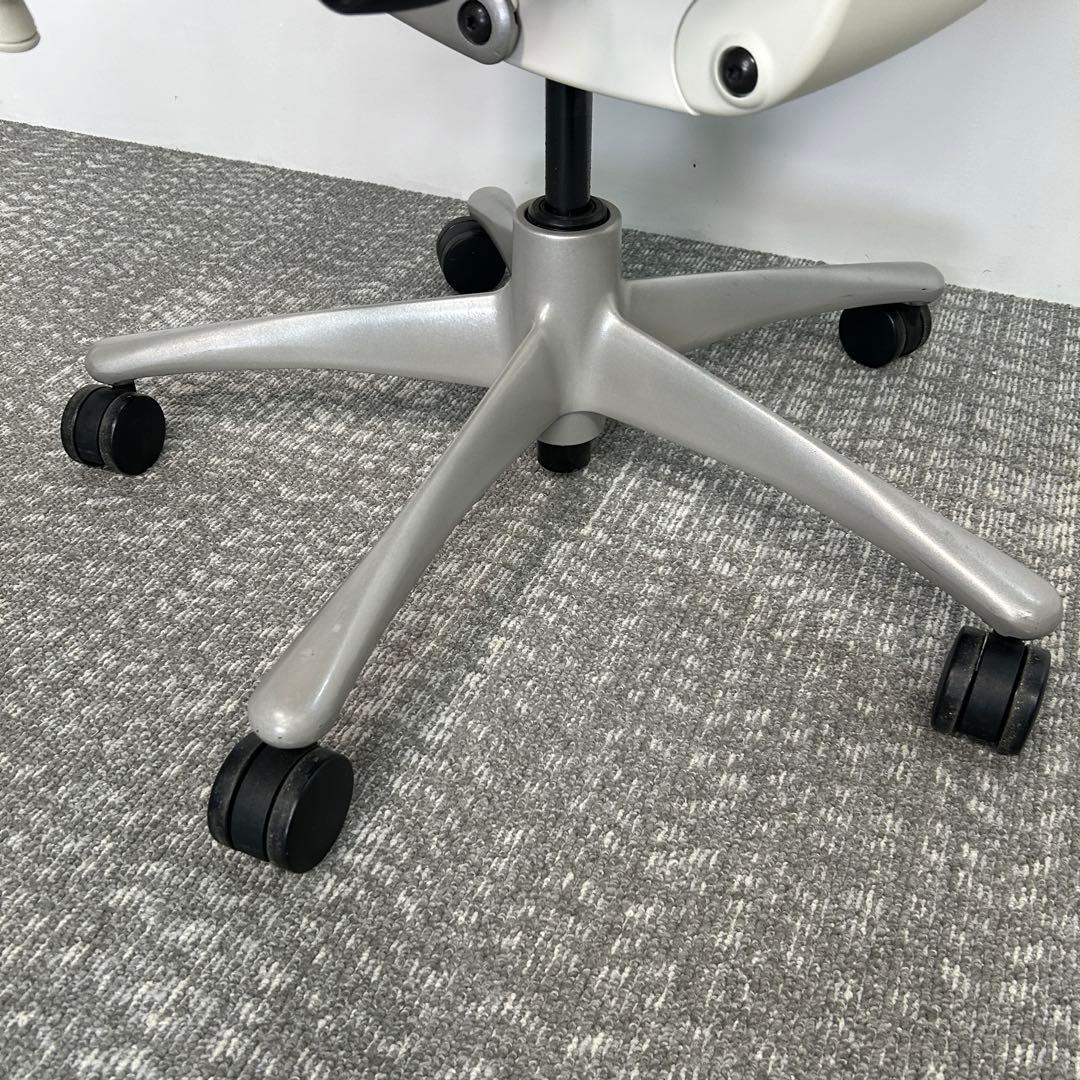 M. エンボディチェア ハーマンミラー ホワイト Embody オレンジ