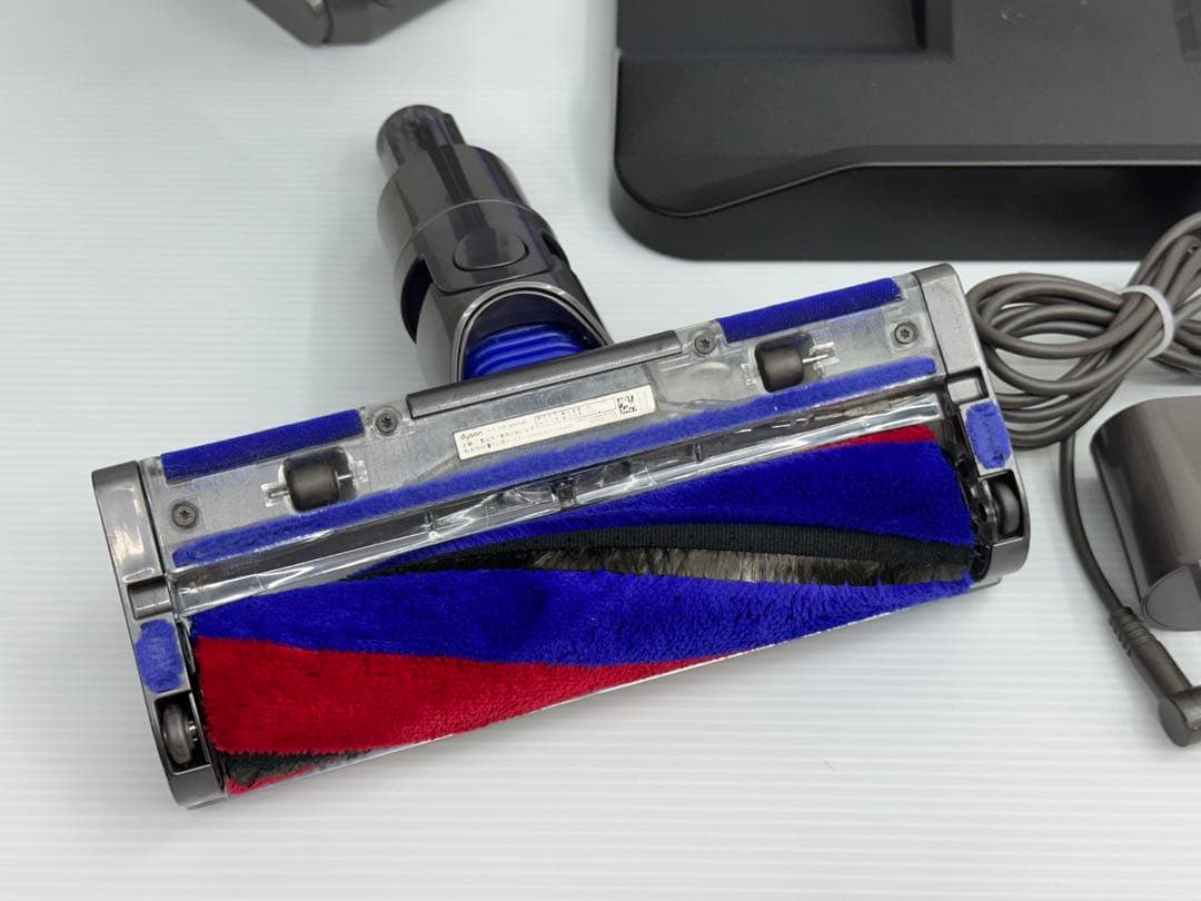 2024年製　ダイソン掃除機　SV21 本体　ヘッド　パイプ　充電器　セット