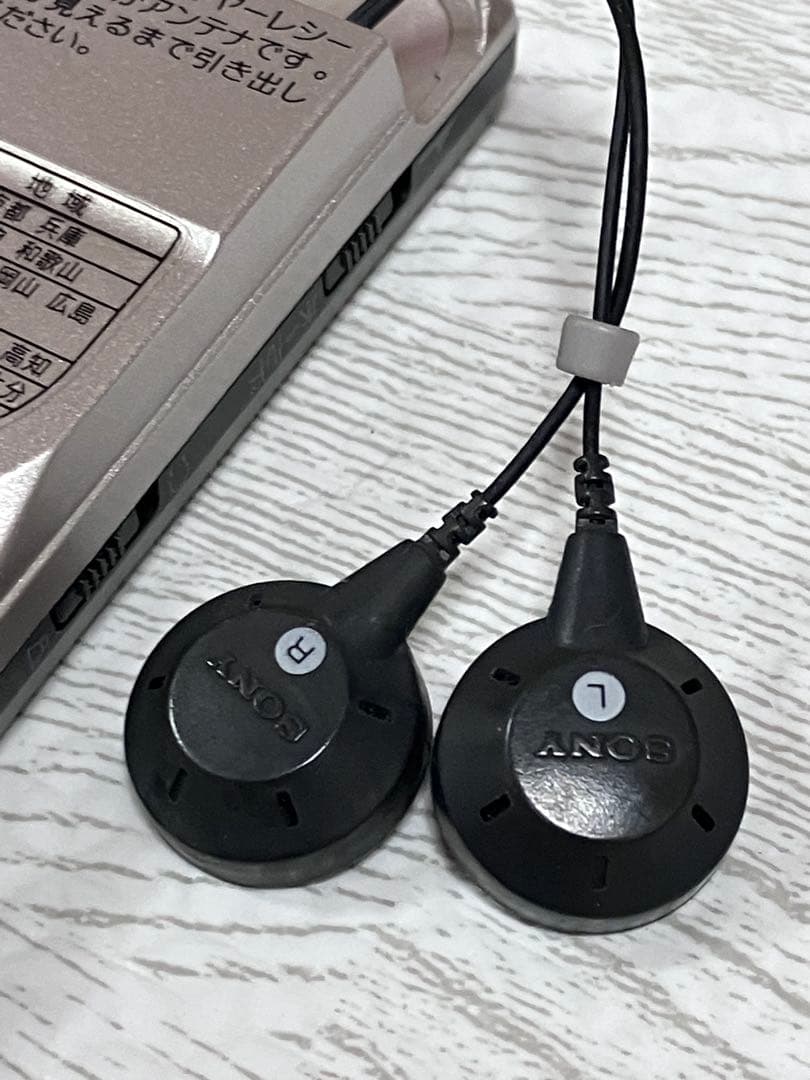 ✨極美品✨SONY のFMステレオ/AMポケッタブルラジオ SRF-R431。