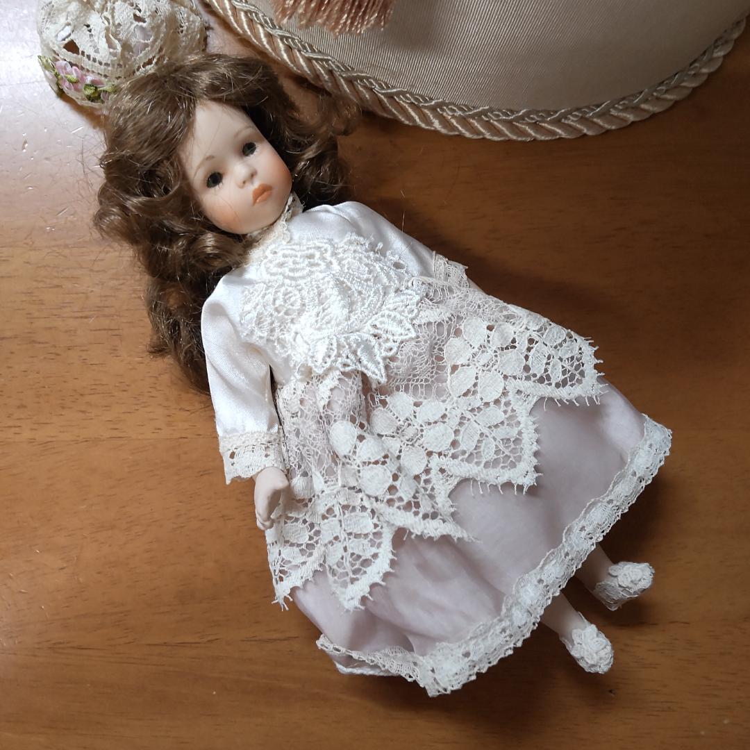 カルトナージュ　人形　ドール　イタリア　アンティーク風　ヴィクトリアン