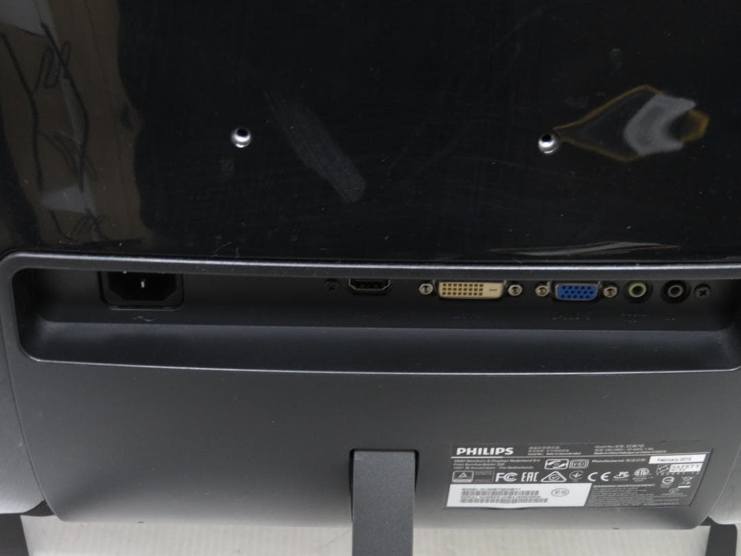 PHILIPS フィリップス 2018年製 31.5インチ 液晶モニター