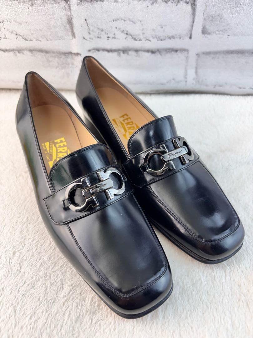 極美品✨サルヴァトーレフェラガモ ローファーガンチーニ　スクエア24.5cm黒