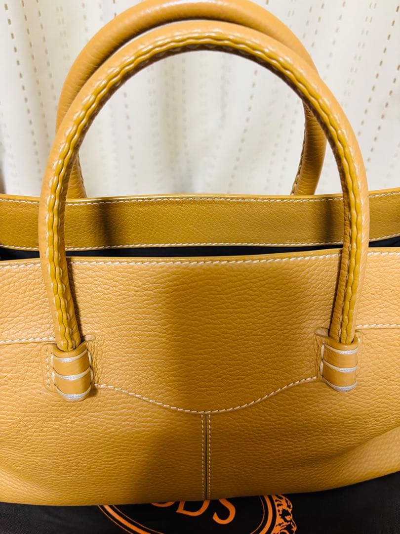 TOD'S　トッズ　レザーハンドバッグ　ベージュ　保存袋　カード　ハンドバッグ