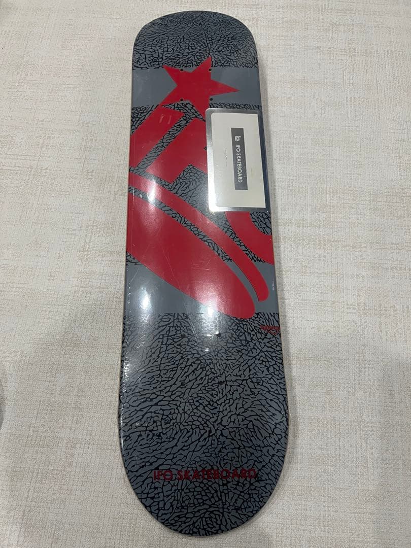 IFO スケートボードデッキ