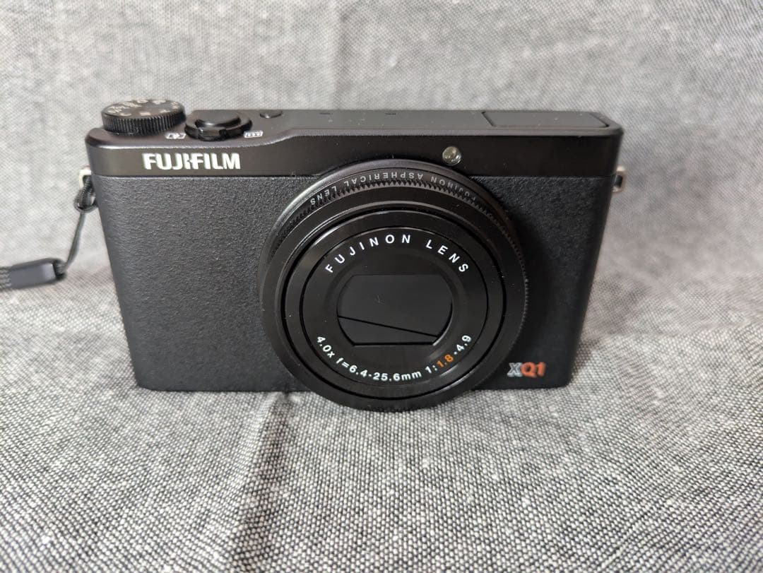 FUJIFILM　富士フィルム XQ1