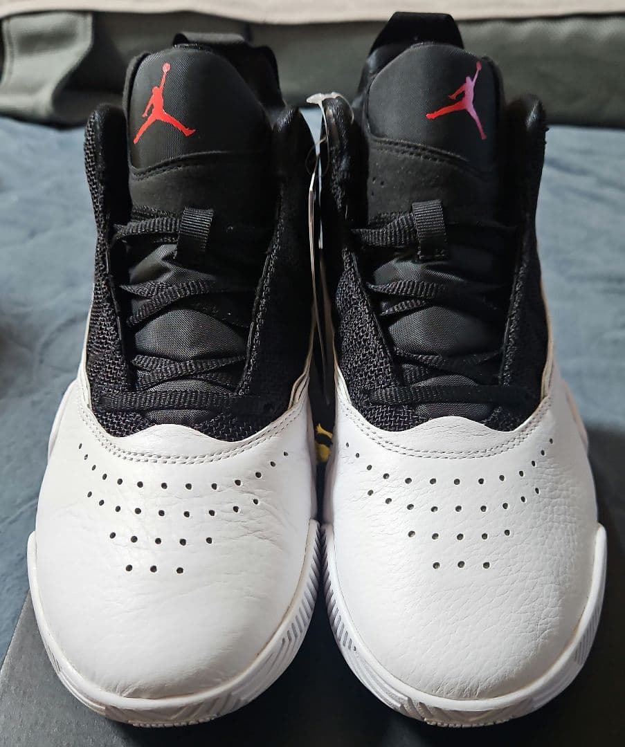 JORDAN　STAY LOYAL