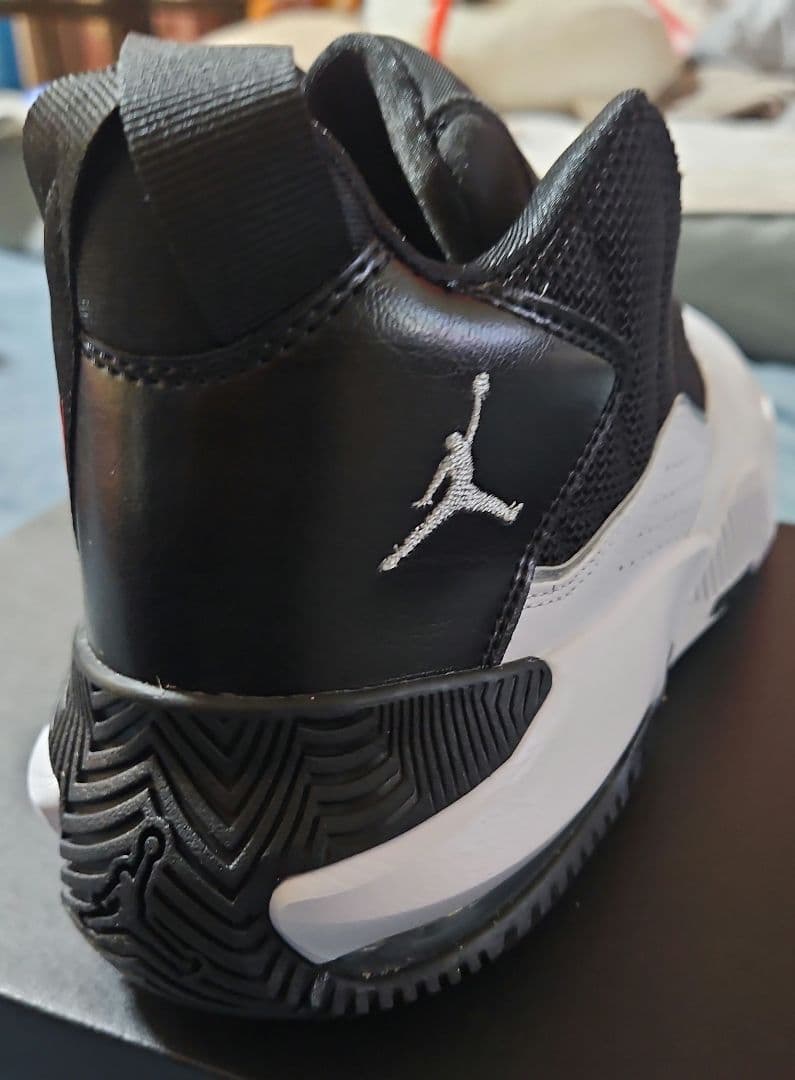 JORDAN　STAY LOYAL