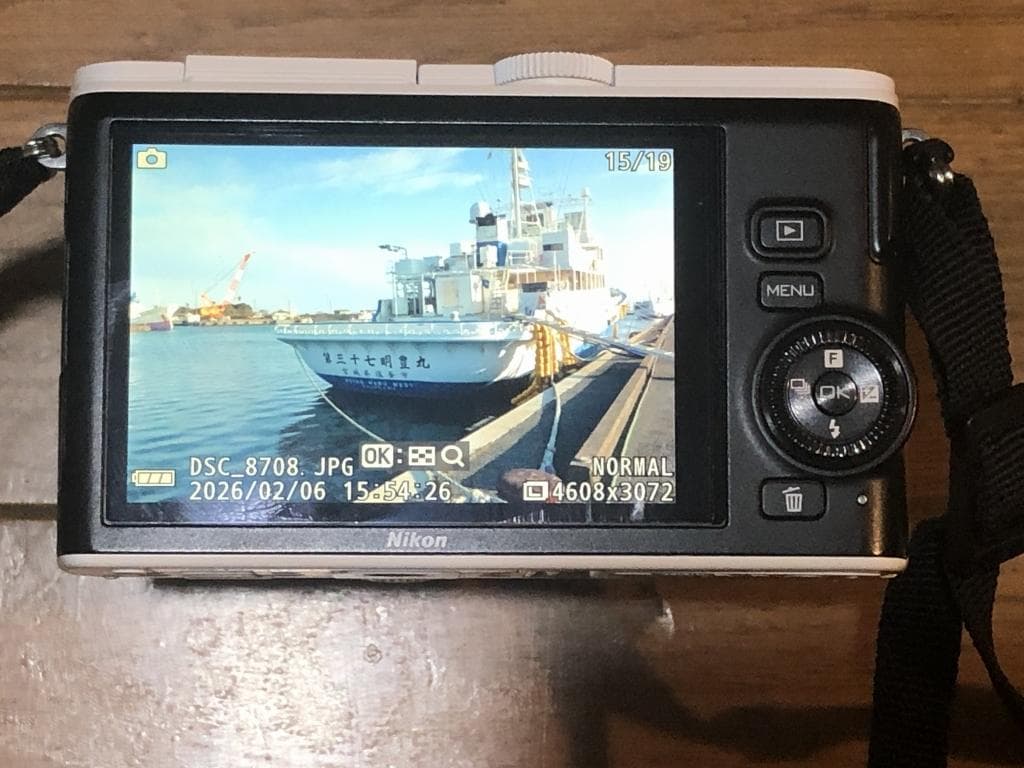 Nikon 1 J3 ホワイト 本体 付属品あり