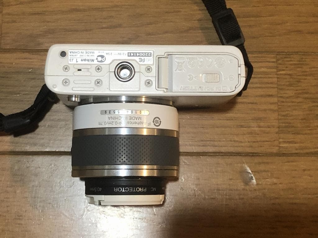 Nikon 1 J3 ホワイト 本体 付属品あり