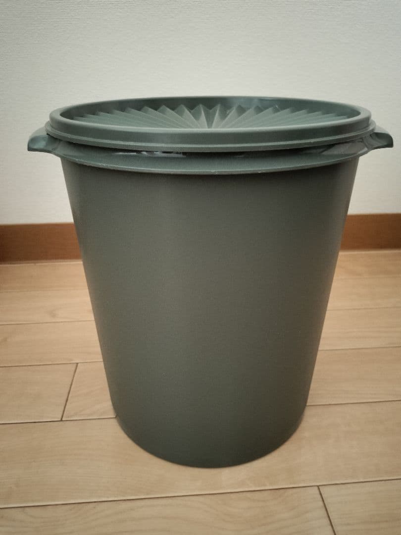 タッパーウエア マキシクイーンデコレーター＆マキシデコレーター＆ジャイアント3個