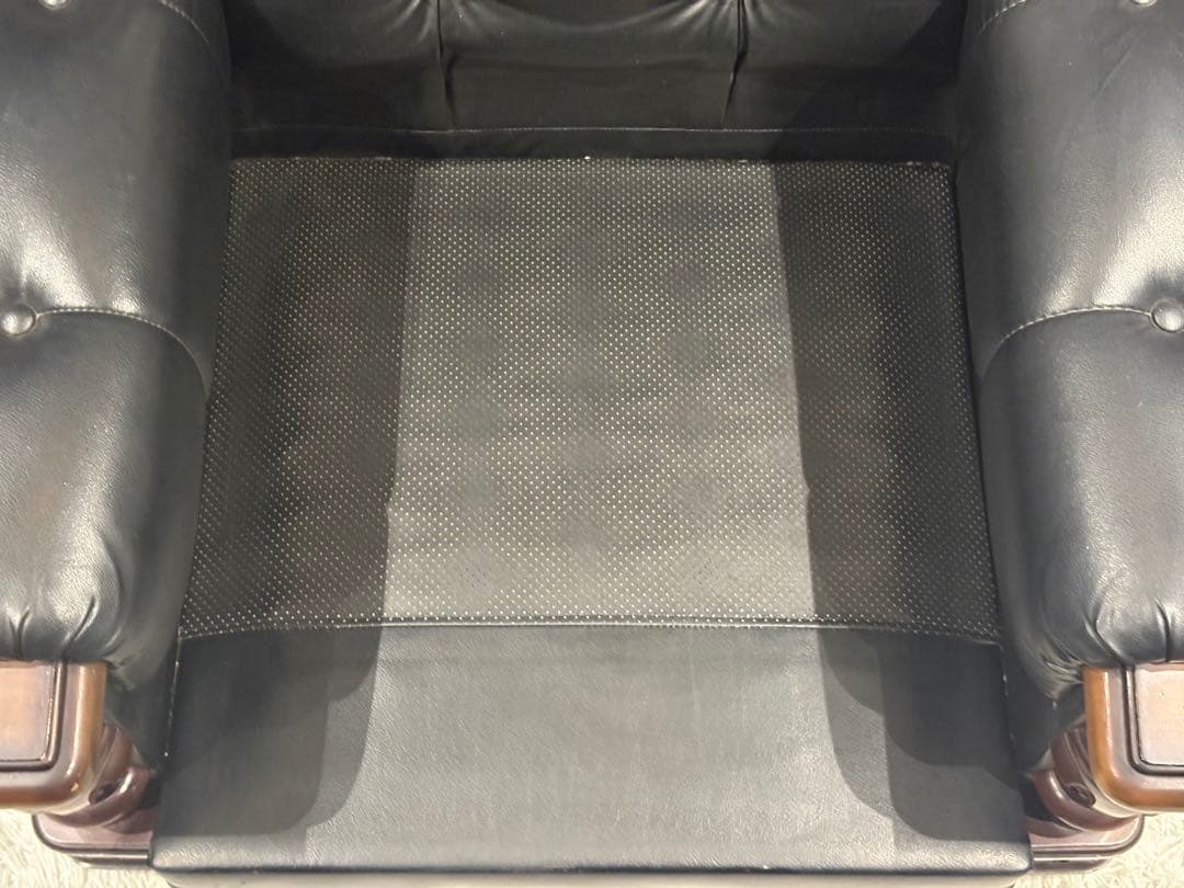 ②karimoku カリモク　レザーソファ　本革　リベット打ち　アンティーク　G