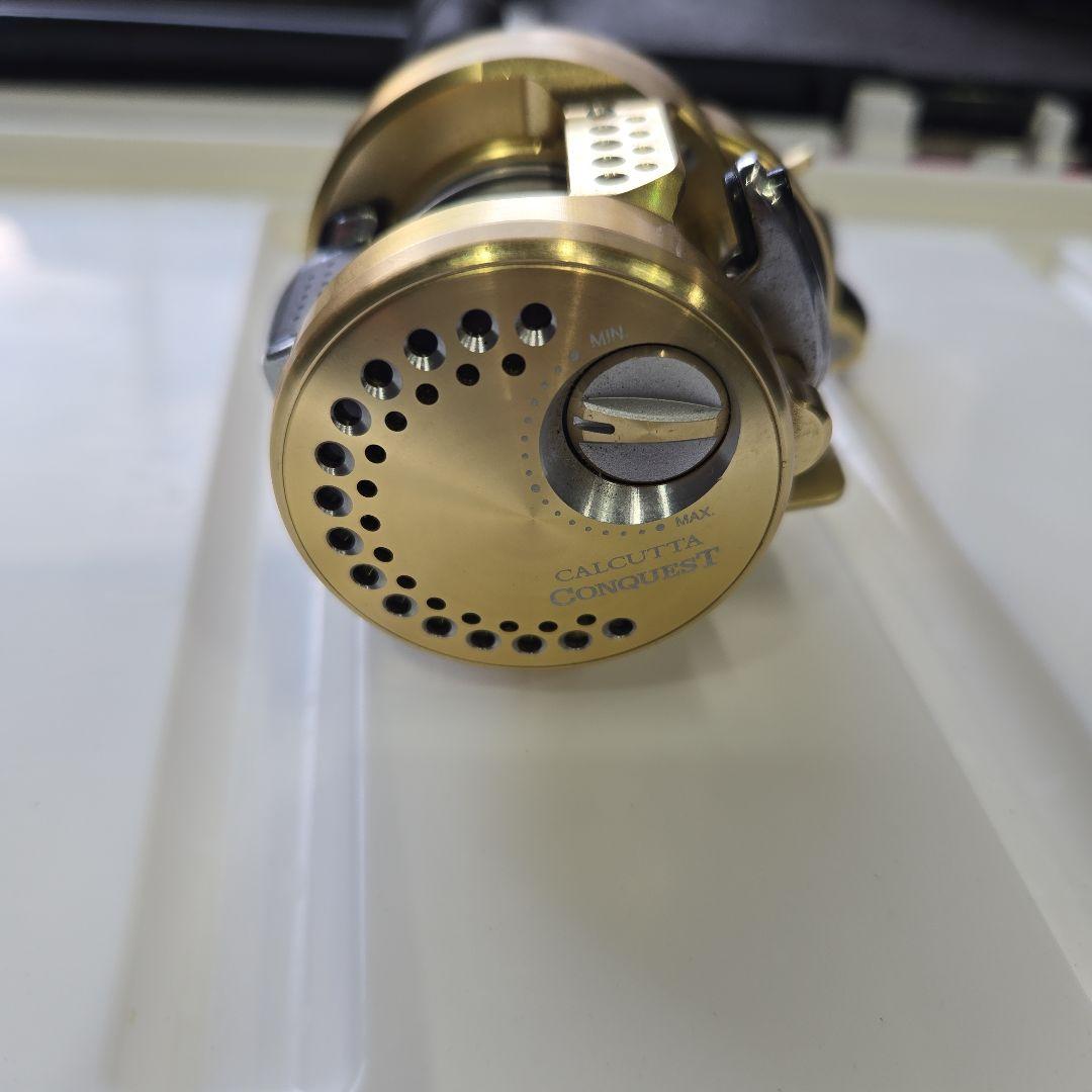 CALCUTTA CONQUEST ベイトリール ゴールド