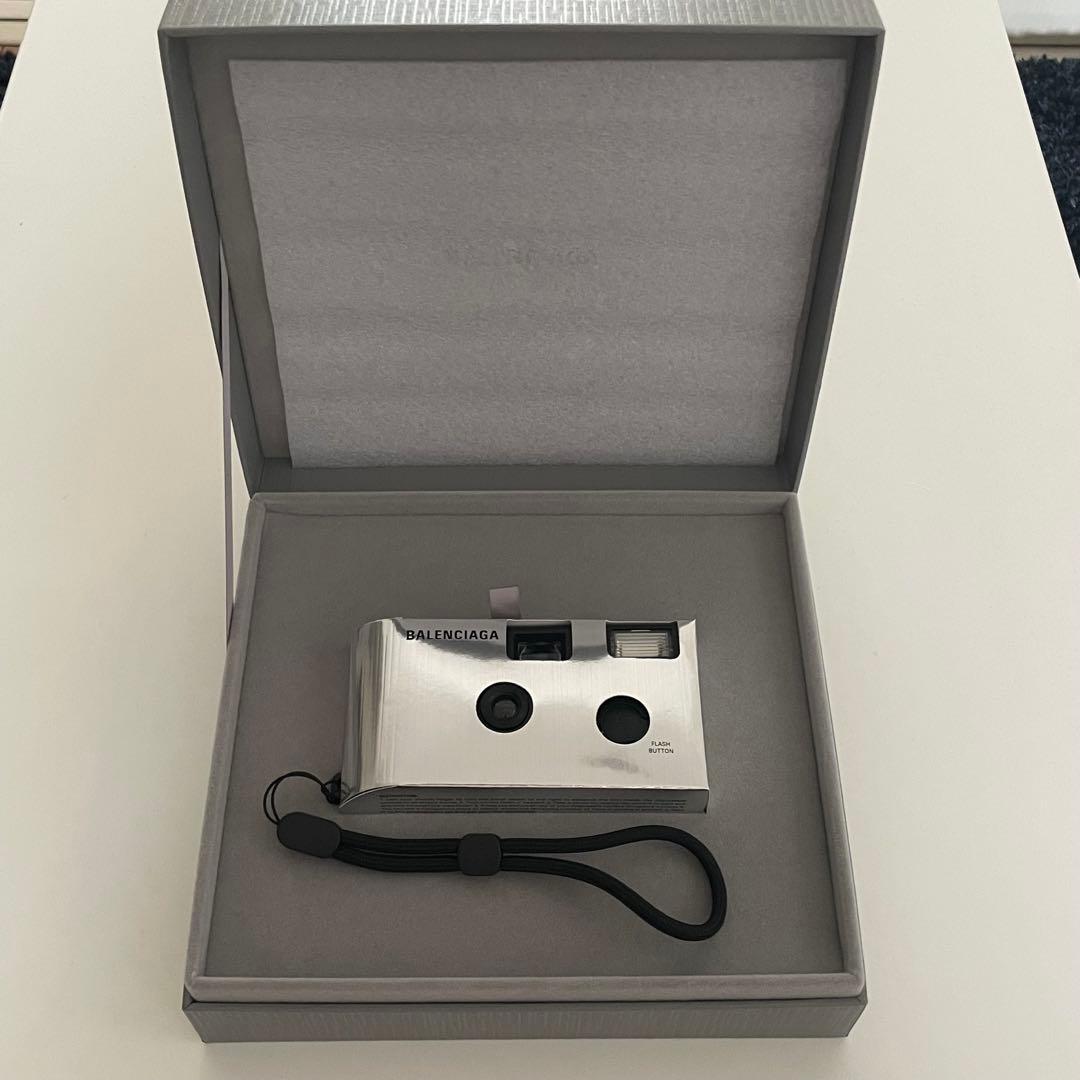 BALENCIAGA フィルムカメラ 2025年 ギフト