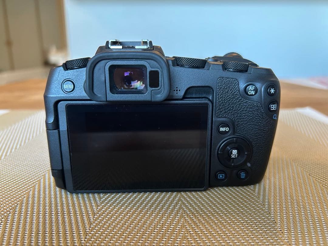 Canon EOS RP ミラーレスカメラ(ボディのみ)