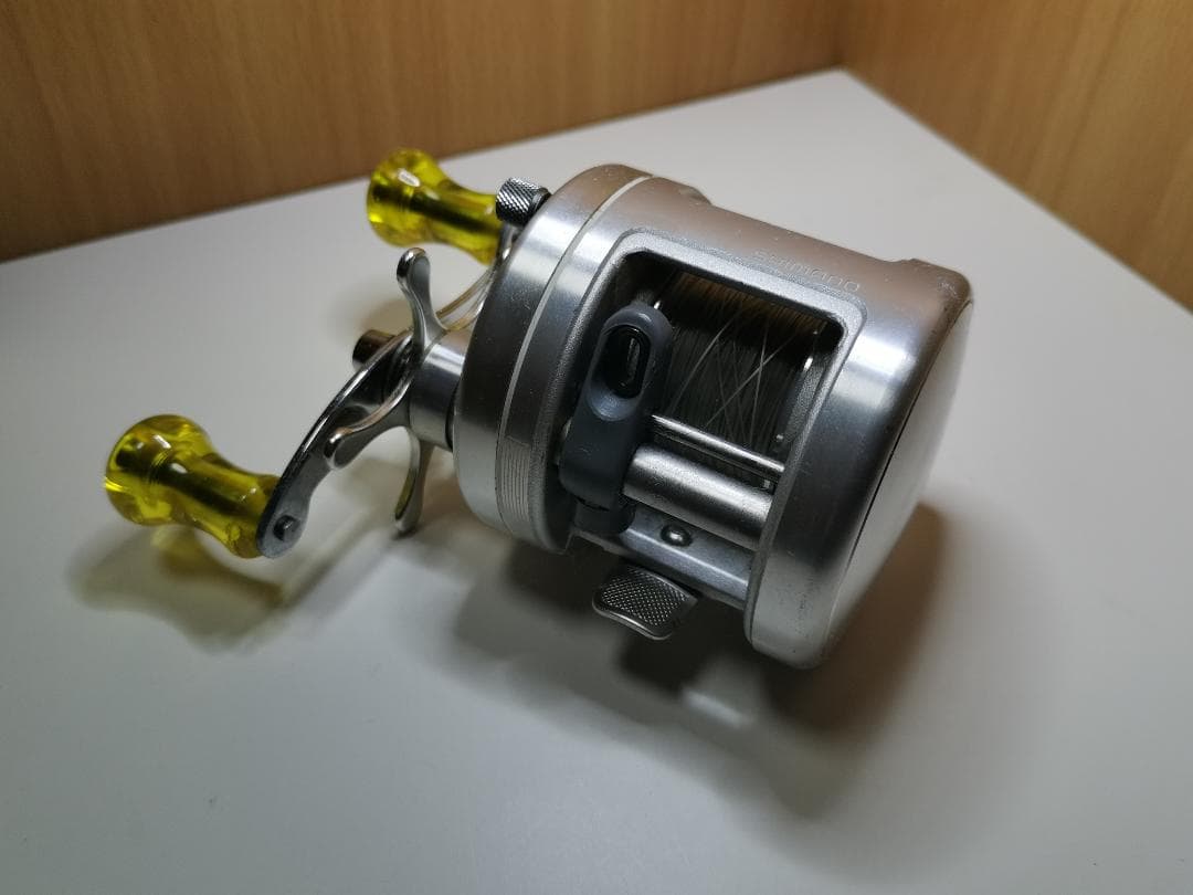 【年代 美品】シマノ カルカッタ 200 & アウトフィッターズパワークランク