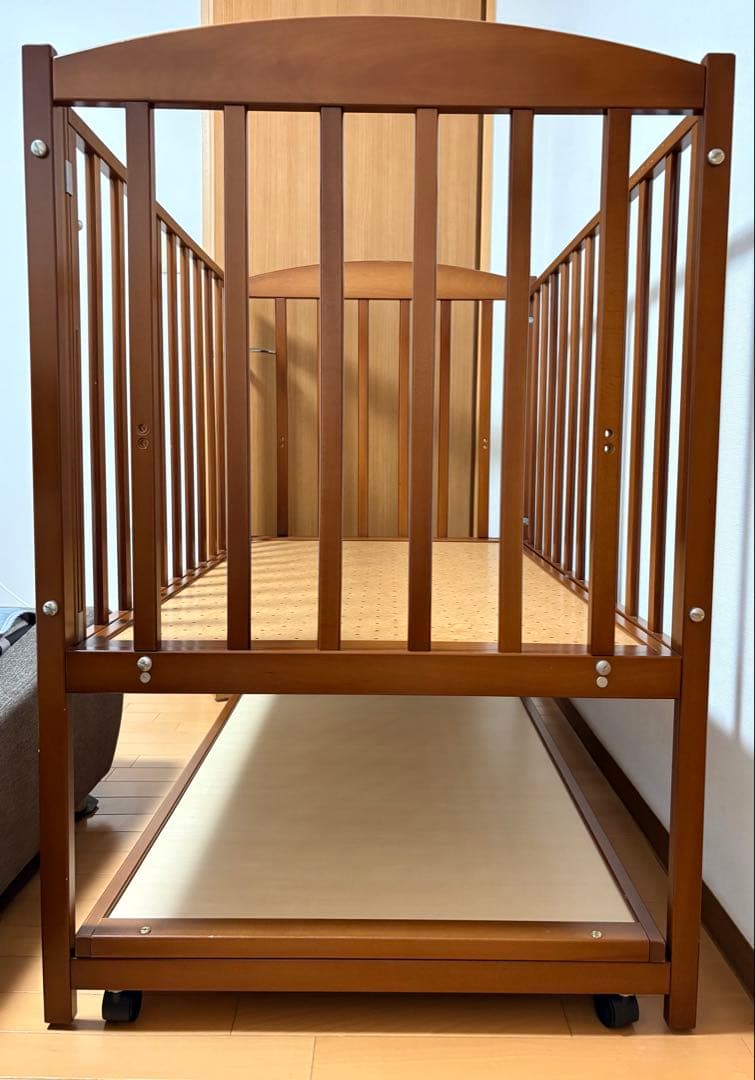 ベビーベッド　ヤマサキ