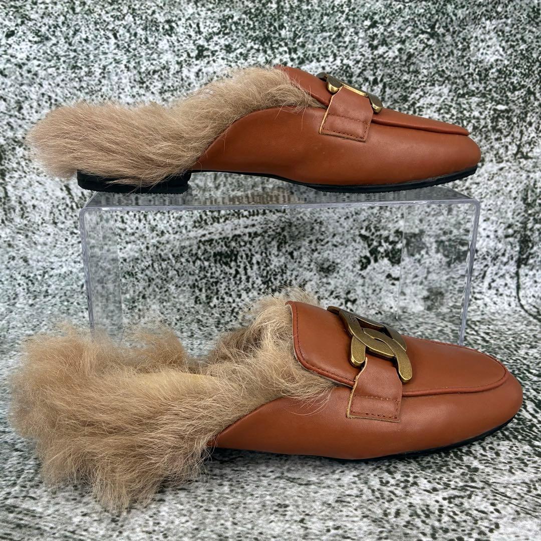 新品同様 トッズ サンダル ゴールド金具 毛皮
