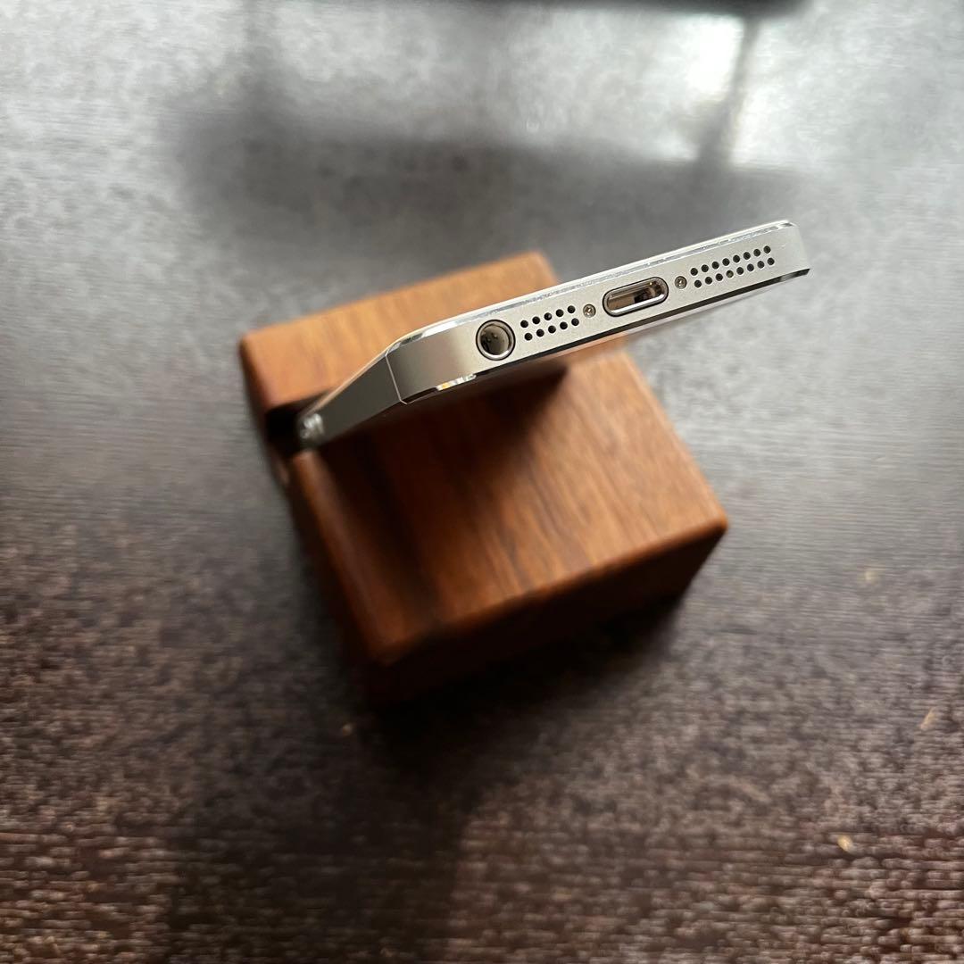 ✨バッテリー新品交換済✨Apple iPhone 5s Silver 32GB