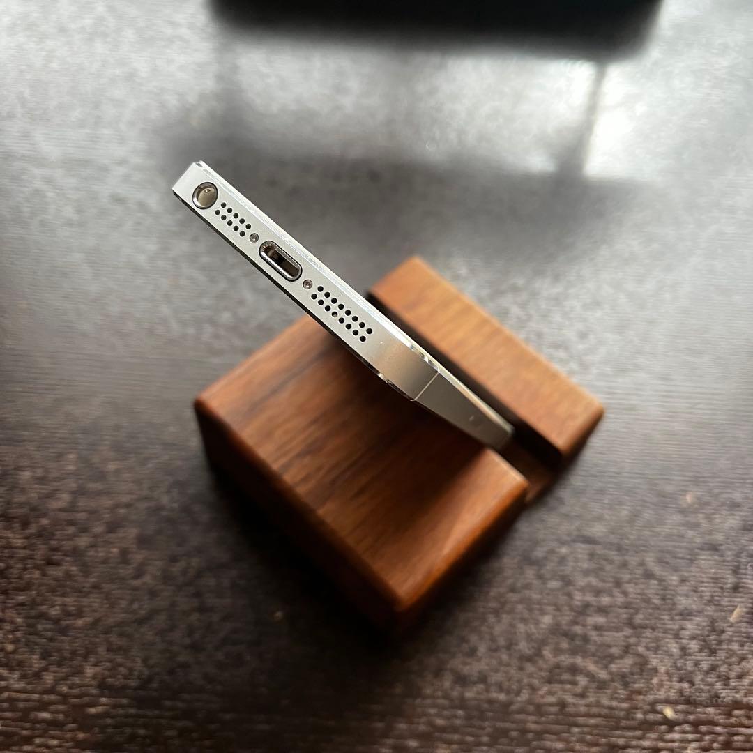 ✨バッテリー新品交換済✨Apple iPhone 5s Silver 32GB