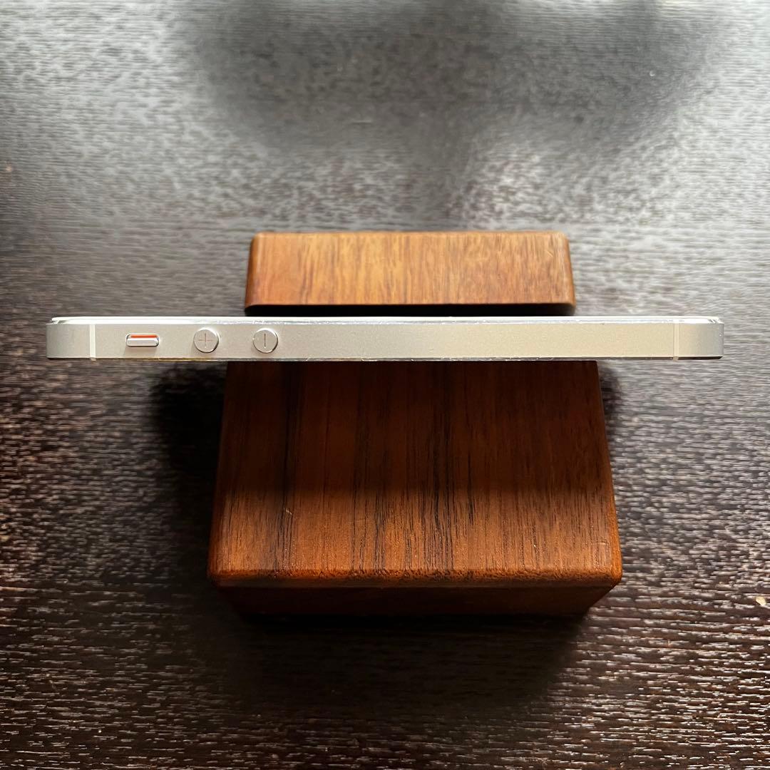 ✨バッテリー新品交換済✨Apple iPhone 5s Silver 32GB