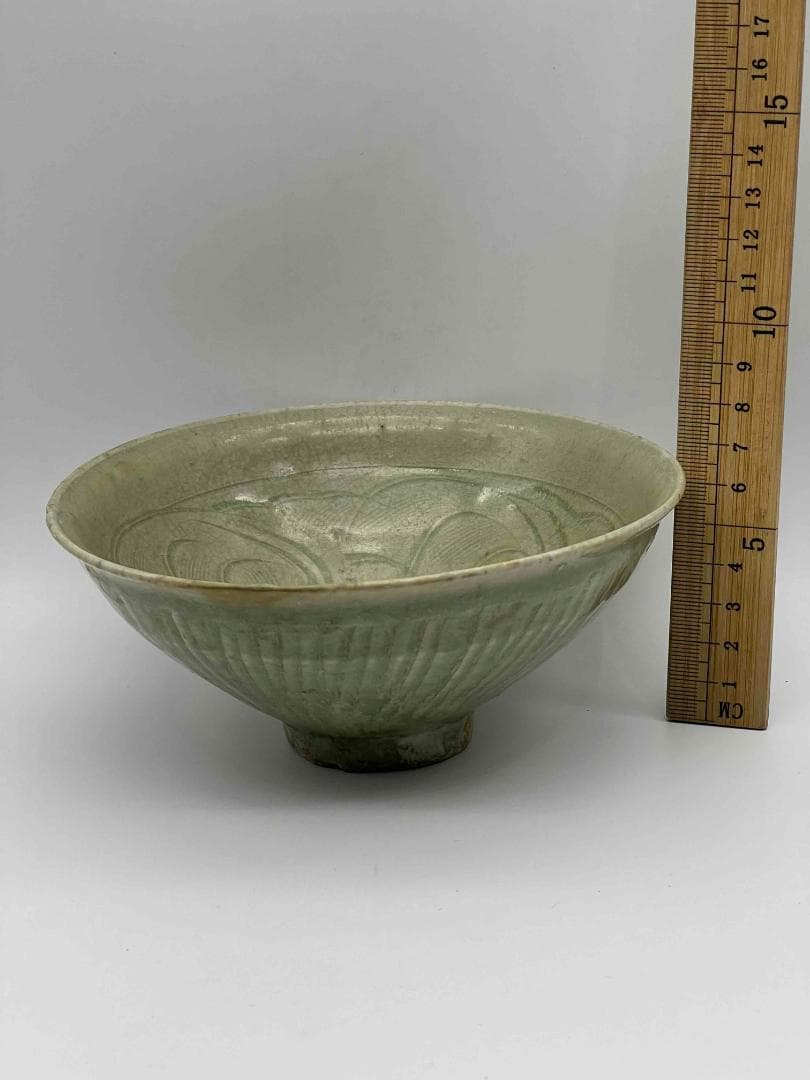 宋時代　青磁　耀州窯刻花碗　鉢　茶碗　唐物　古賞物　時代物(C-77)