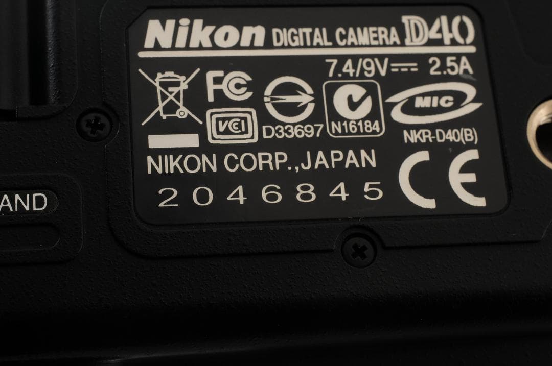 【ほぼ新品】 ニコン Nikon D40 ボディ シャッター回数 1900回