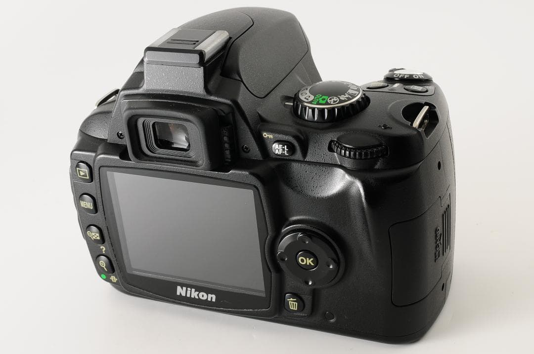 【ほぼ新品】 ニコン Nikon D40 ボディ シャッター回数 1900回